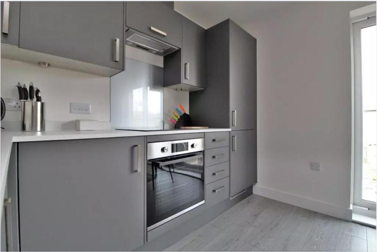 2 Bedroom City Centre Apartment In Hemel Hempstead Dış mekan fotoğraf