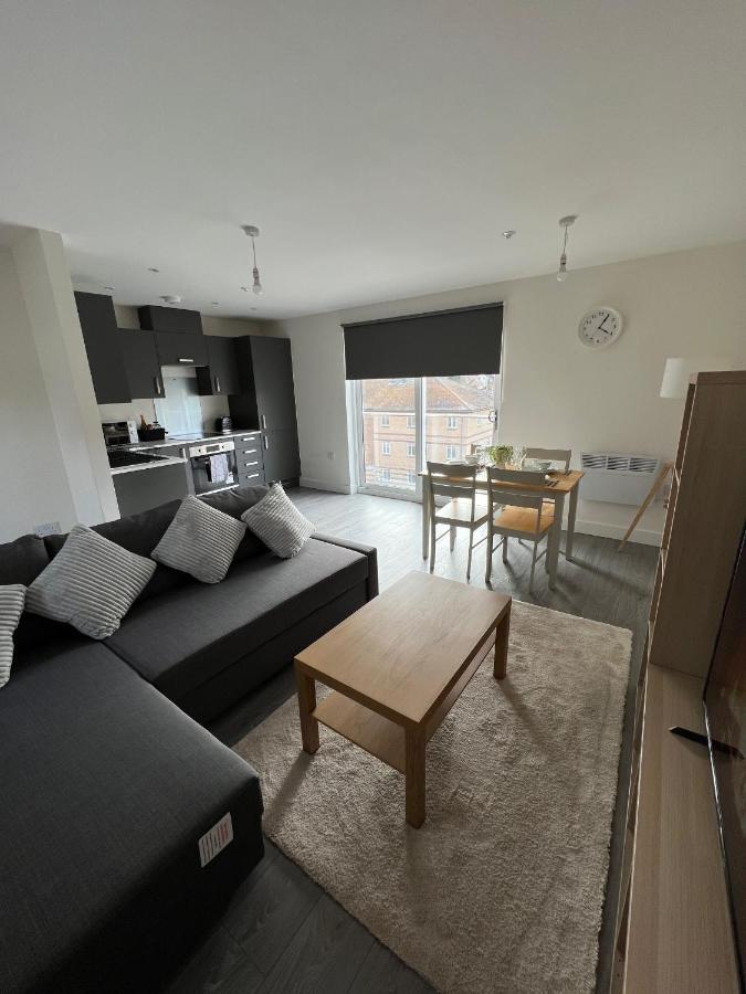 2 Bedroom City Centre Apartment In Hemel Hempstead Dış mekan fotoğraf